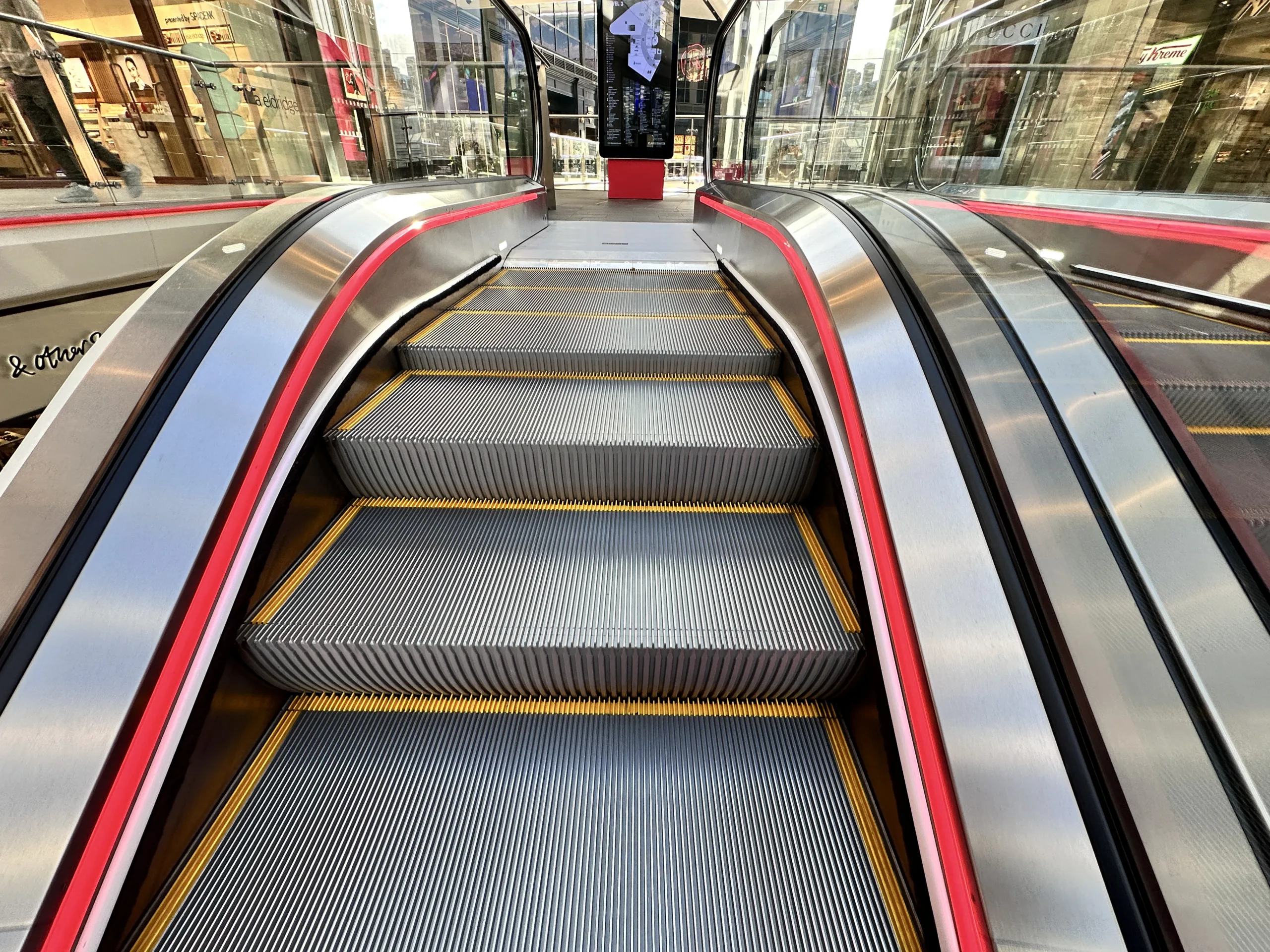 St James Quarter Edinburgh | Bespoke hospitality lighting | Customer retail escalator lighting | The Light Lab