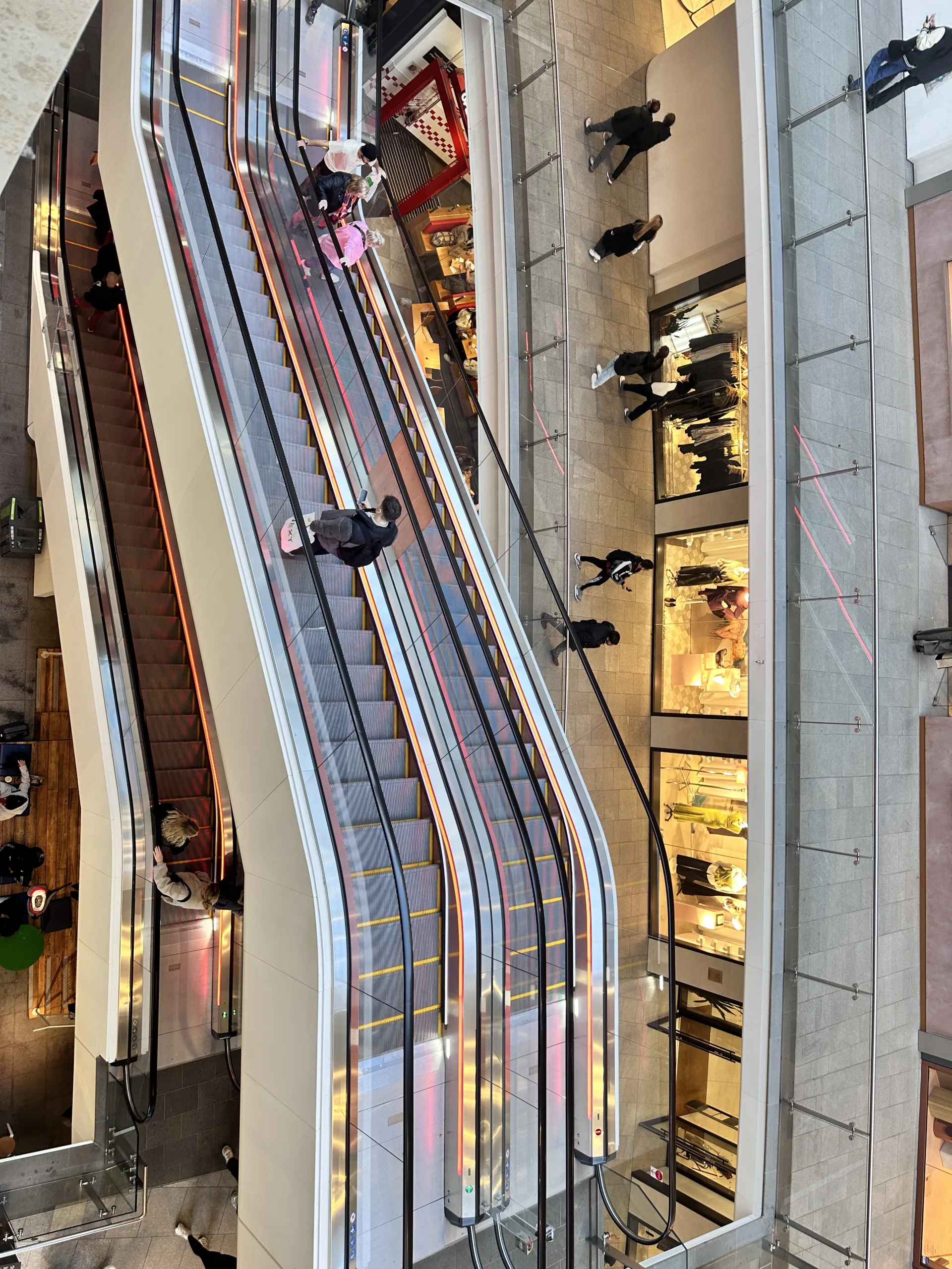 St James Quarter Edinburgh | Bespoke hospitality lighting | Customer retail escalator lighting | The Light Lab